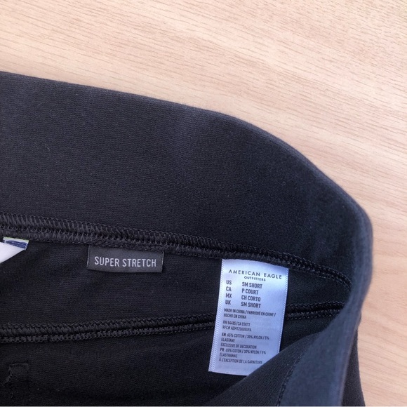 American Eagle Stretchy Black Cropped Flare Pants with Zipper - Picture 8 of 9